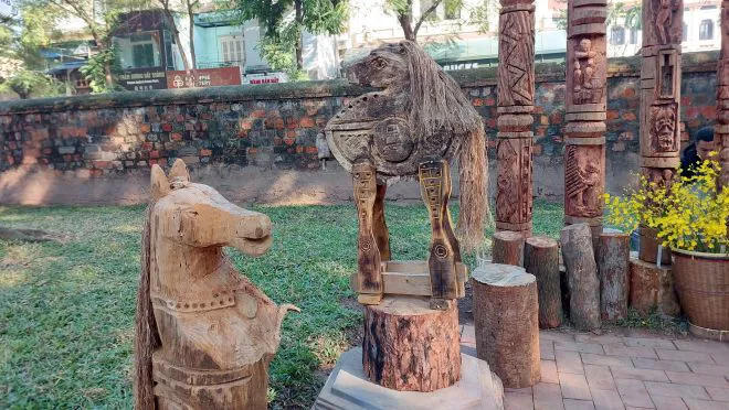 Each one bears the mark of the skillful hands and the soul of Central Highlands artisans.