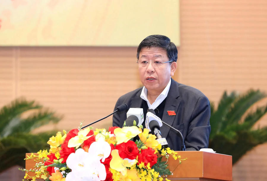 Hình ảnh 2 Standing Vice Chairman of the Hanoi People's Committee Duong Duc Tuan during the session.