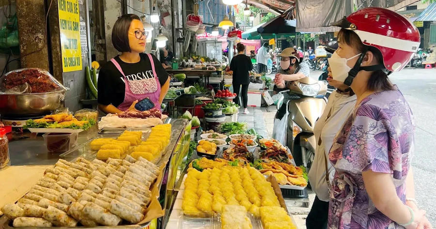 Hanoi tackles informal markets with an eye on people, not just pavements