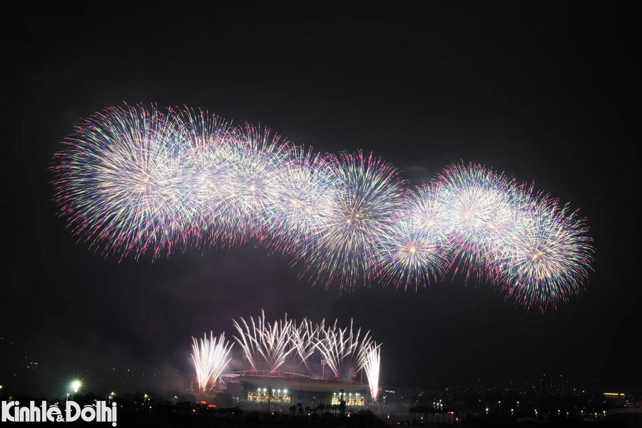 The display creates a festive atmosphere, drawing crowds of residents and visitors to the area.