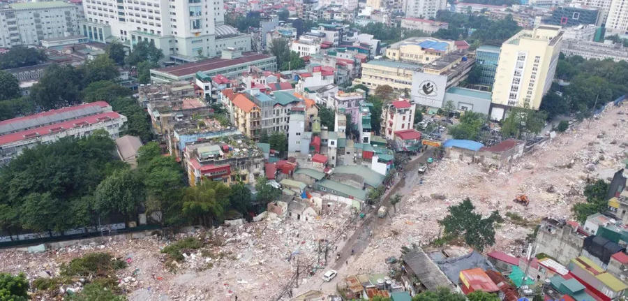 Nearly 2,000 households have agreed to hand over land, helping Hanoi remove a long-standing bottleneck on the Hoang Cau–Voi Phuc section of Ring Road 1 and marking a major boost in progress under the two-tier local government model. Photo: The Hanoi Times
