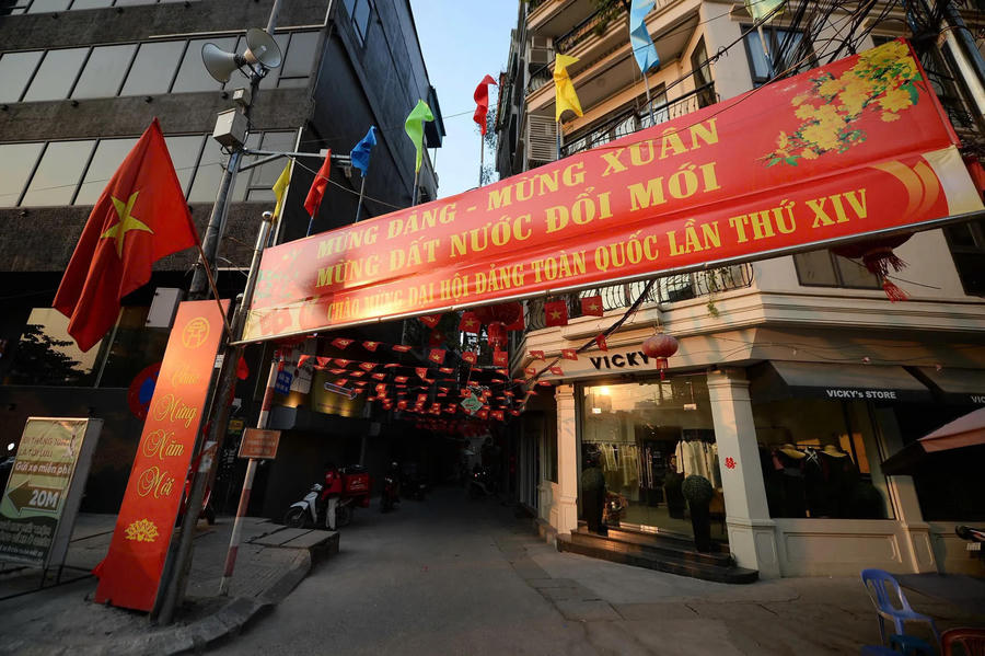 Across the city, the approaching congress carries collective expectations, hoping for a new chapter in Vietnam’s long-term development.