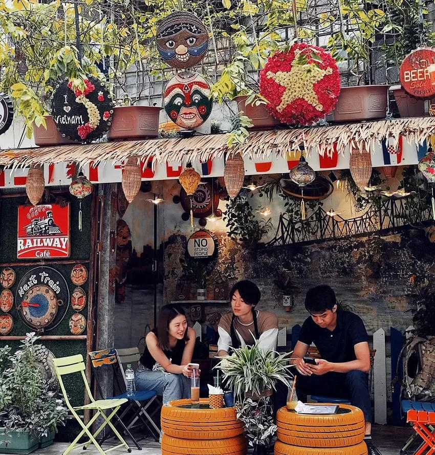 A cafe along Hanoi's Railway Cafe Street. File photo