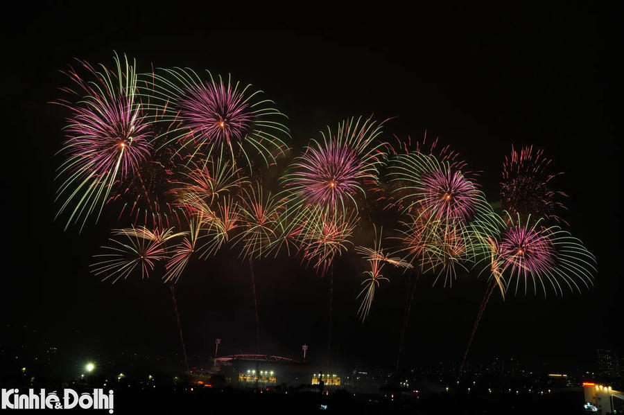 Pyrotechnic fountains and tubes are installed in an arc along the roof and flanks of Stand B at My Dinh Stadium.