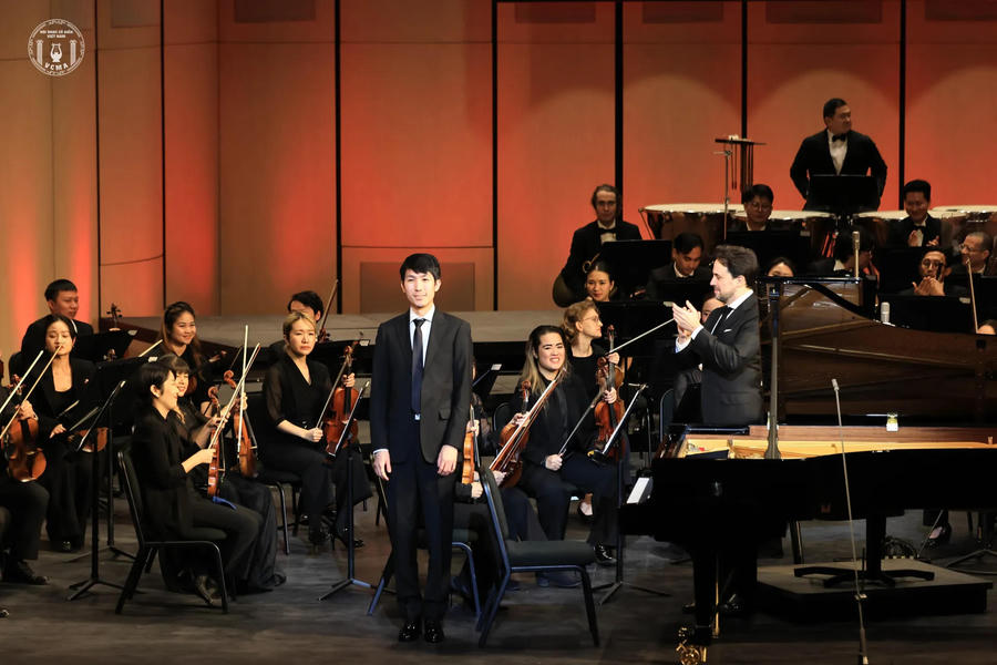 American pianist Eric Lu captivates the audience with a remarkable evening performance.