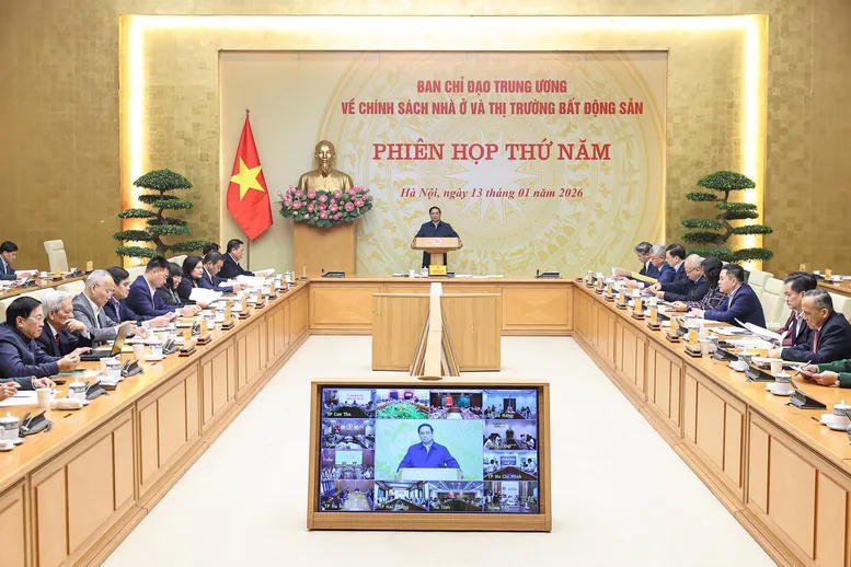 The fifth meeting of the Central Steering Committee on Housing Policy and the Real Estate Market on January 13. Photo: VGP
