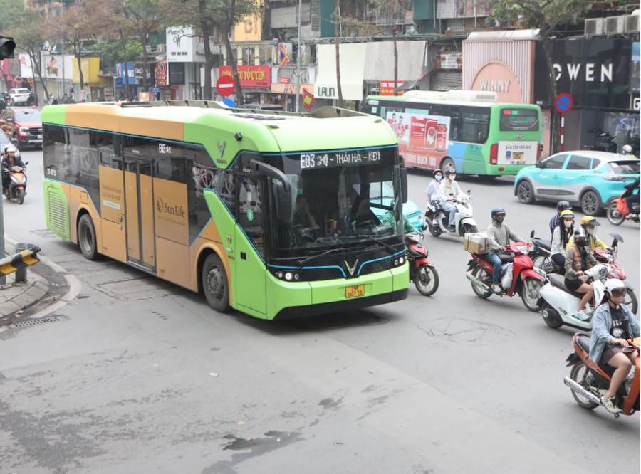 Hanoi stays on course for 2030 green transport transition