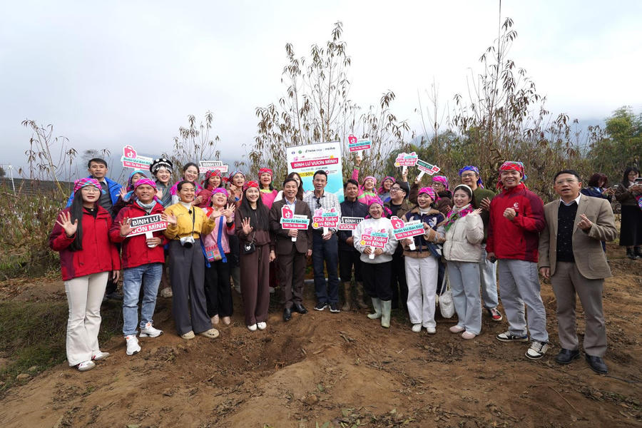 Hình ảnh 1 TikTok Shop and the Lai Chau Provincial Department of Industry and Trade launch the “Local Rise” model in Binh Lu Commune. Photo: Cong Thuong Newspaper