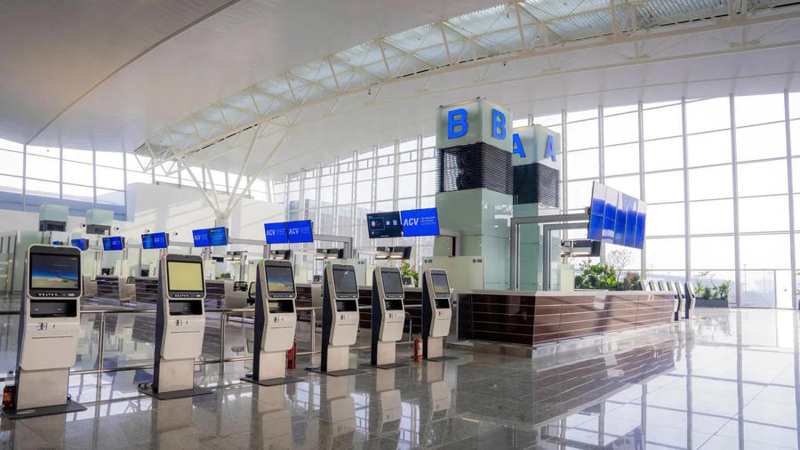 Hình ảnh 3 Digital check-in counters installed at the Terminal T2.