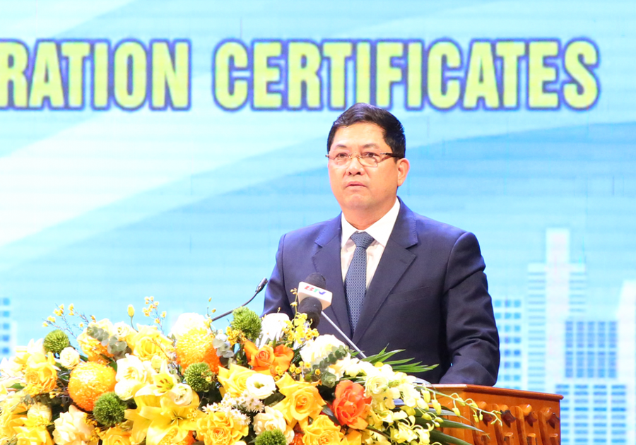 Bí thư Tỉnh ủy Nguyễn Hồng Thái phát biểu tại hội nghị.