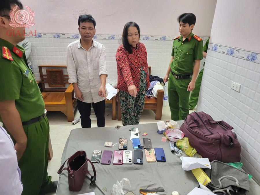Nguyễn Quang Tuấn và Nguyễn Thị Chung cùng tang vật