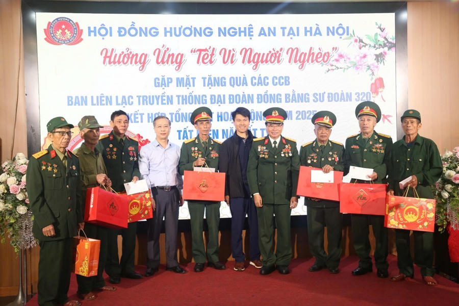 Gặp mặt, tặng quà đối với các CCB Sư đoàn 320 nhân dịp Tết nguyên đán Bính Ngọ 2026.