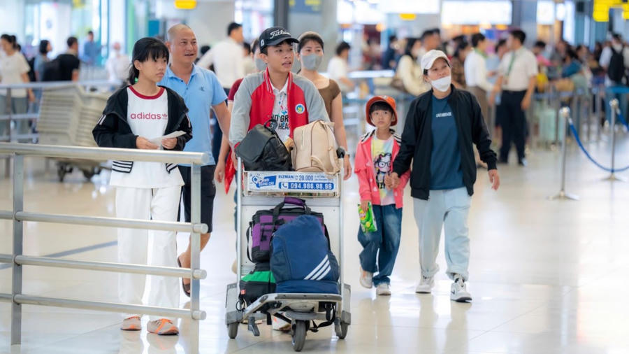 đảm bảo trật tự, an toàn giao thông hàng không dịp Tết Dương lịch, Tết Nguyên đán và mùa Lễ hội xuân Bính Ngọ.