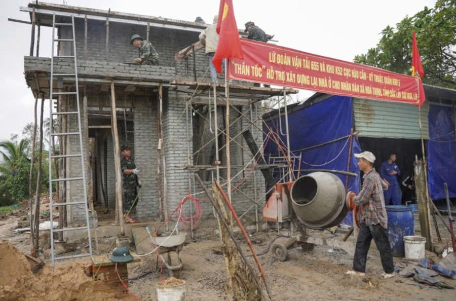 Điểm tựa cho những phận người yếu thế.