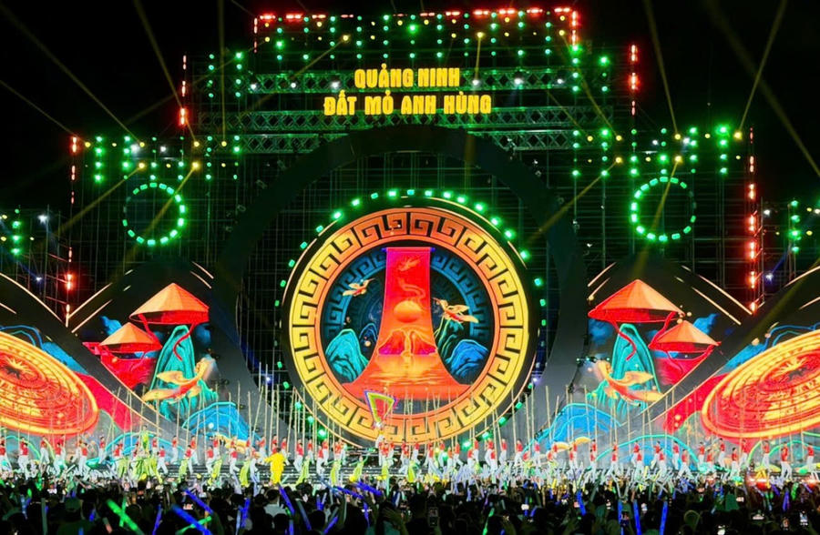 Concert “Đất Mỏ anh hùng” bùng nổ cảm xúc bên bờ vịnh Hạ Long