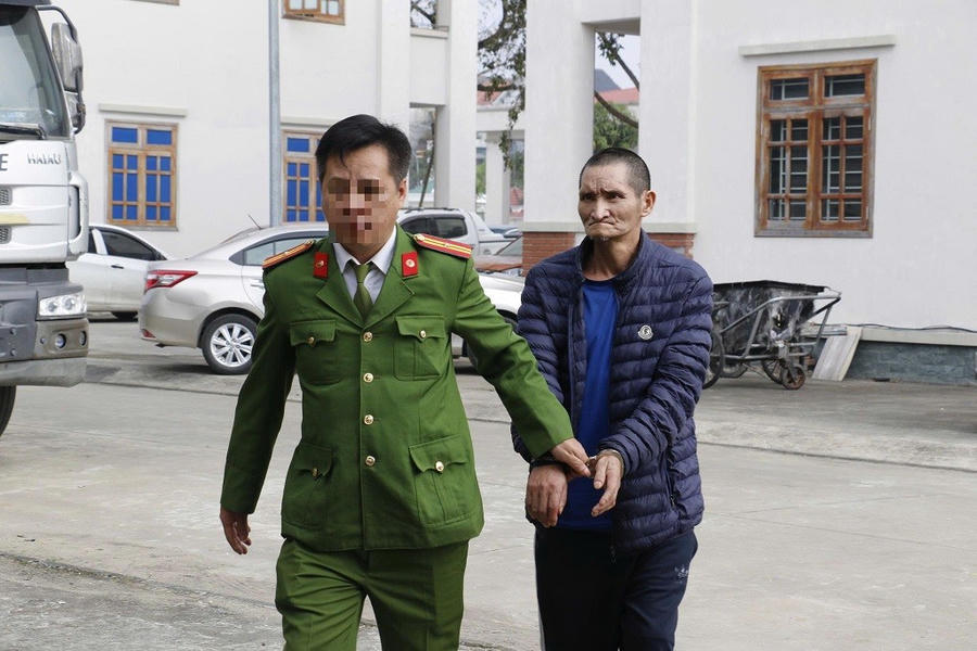 Sau hơn 20 năm lẩn trốn tại Lào, Thò Chá Xìa đã bị Công an bắt giữ - Ảnh Công an Nghệ An.