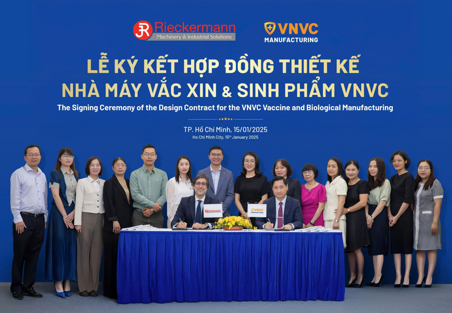 Ông Ngô Chí Dũng, Chủ tịch HĐQT, Tổng Giám đốc Công ty Cổ phần Vacxin Việt Nam (VNVC) và ông Jorge Domingo Guerra, Giám đốc phát triển kinh doanh Tập đoàn Rieckermann, ký hợp đồng thiết kế Nhà máy sản xuất vaccine và sinh phẩm VNVC.