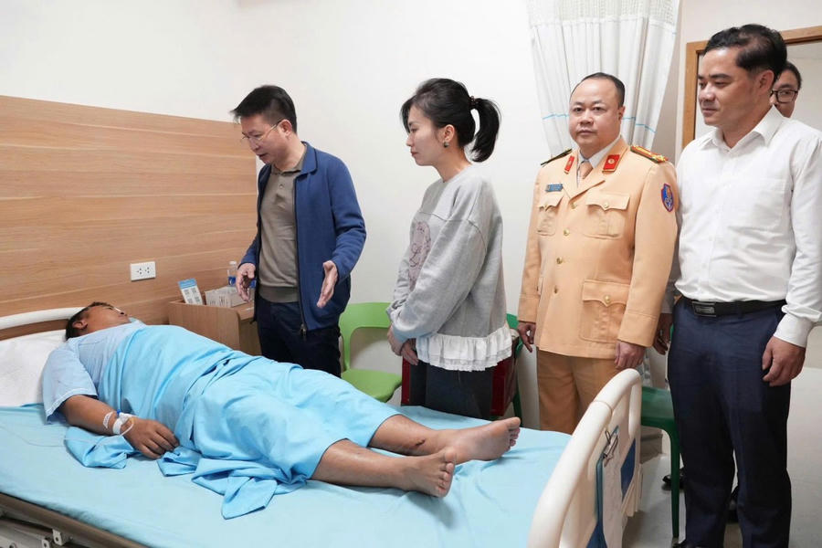 Tạm giữ hình sự đối tượng tăng ga “thông chốt”, lao thẳng vào Cảnh sát giao thông