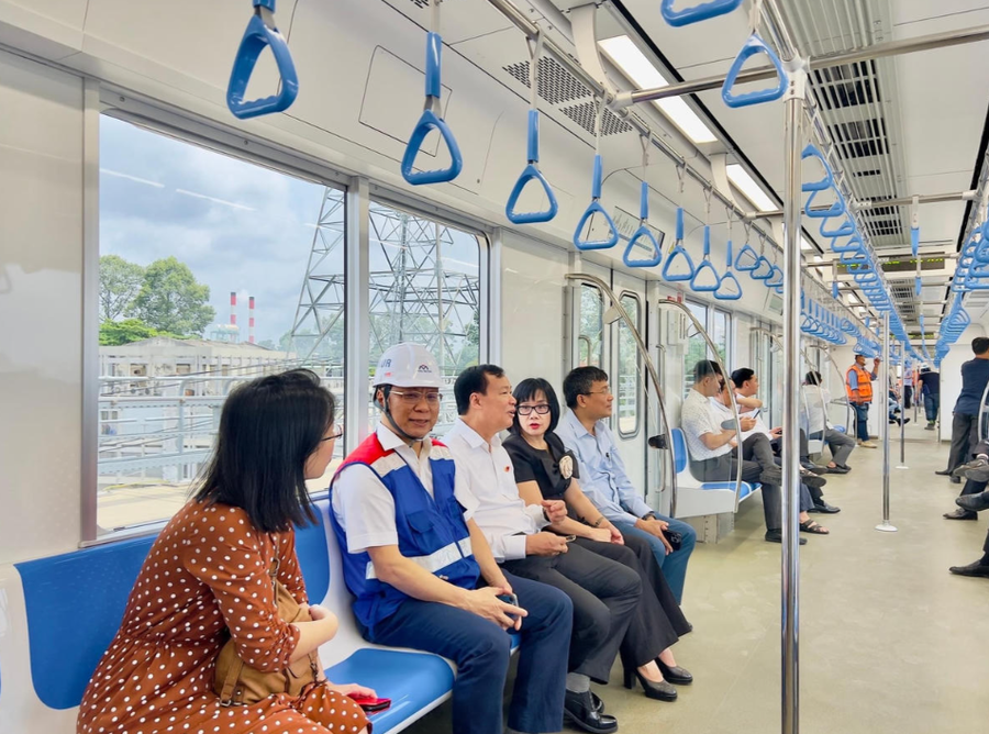 Thủ tướng yêu cầu làm xuyên ngày đêm cao tốc Cà Mau - Đất Mũi