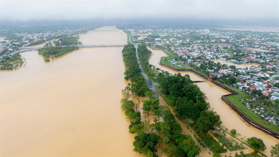 Thành phố Huế ngập sâu trong những ngày qua. (Ảnh: hue.gov.vn)