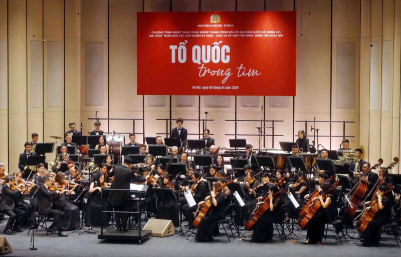 Tổng Bí thư, Chủ tịch nước Tô Lâm dự chương trình nghệ thuật đặc biệt “Tổ quốc trong tim”