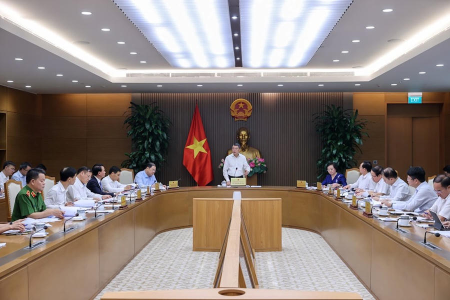 Thủ tướng Lê Minh Hưng chủ trì cuộc họp của Thường trực Chính phủ họp bàn về giải pháp, cách thức thực hiện cải cách, cắt giảm thủ tục hành chính, điều kiện kinh doanh