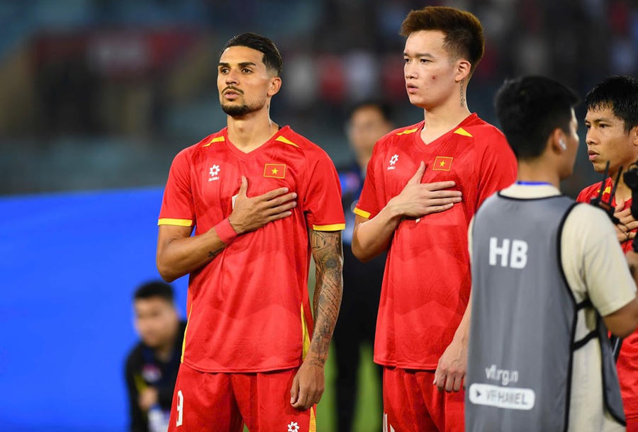 Rất tự hào vì trận đầu khoác áo ĐT Việt Nam thắng 3-0