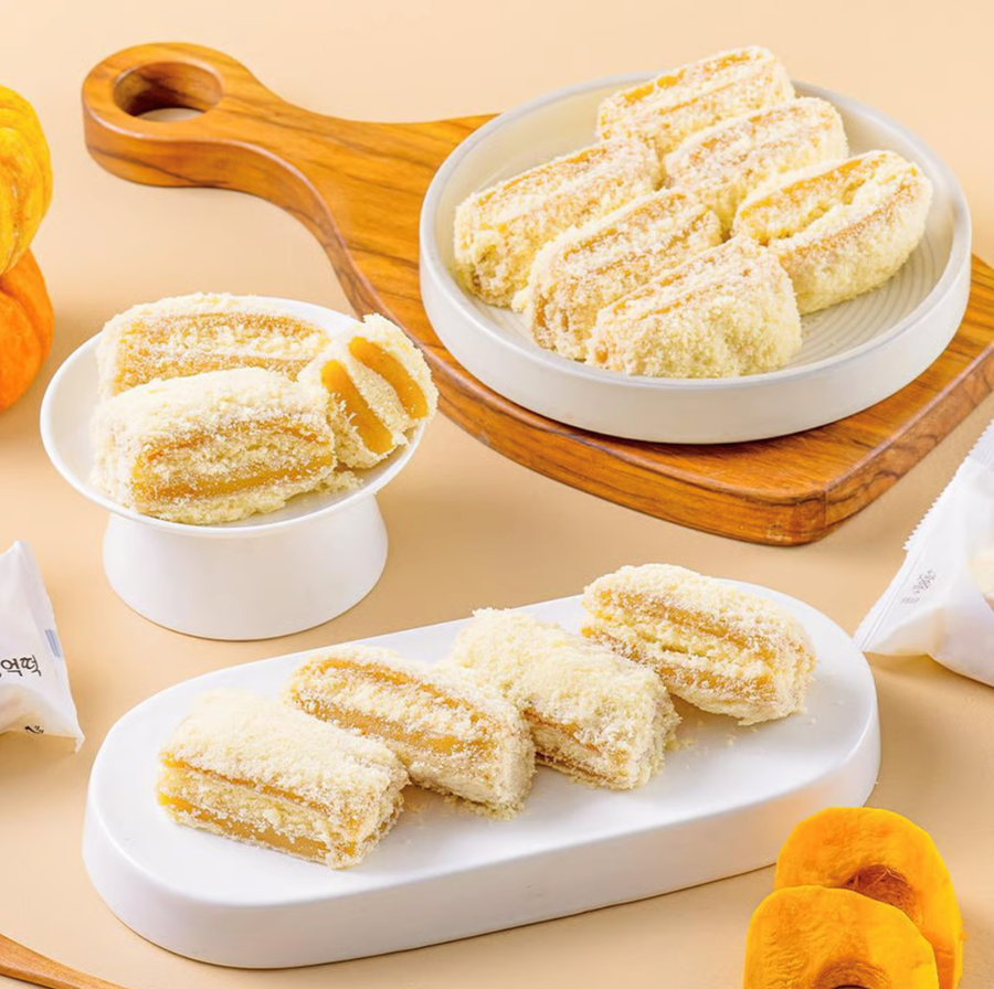 Bánh gạo injeolmi bí đỏ của Changeok, một thương hiệu bánh gạo có trụ sở tại Gwangju. Ảnh: Changeok