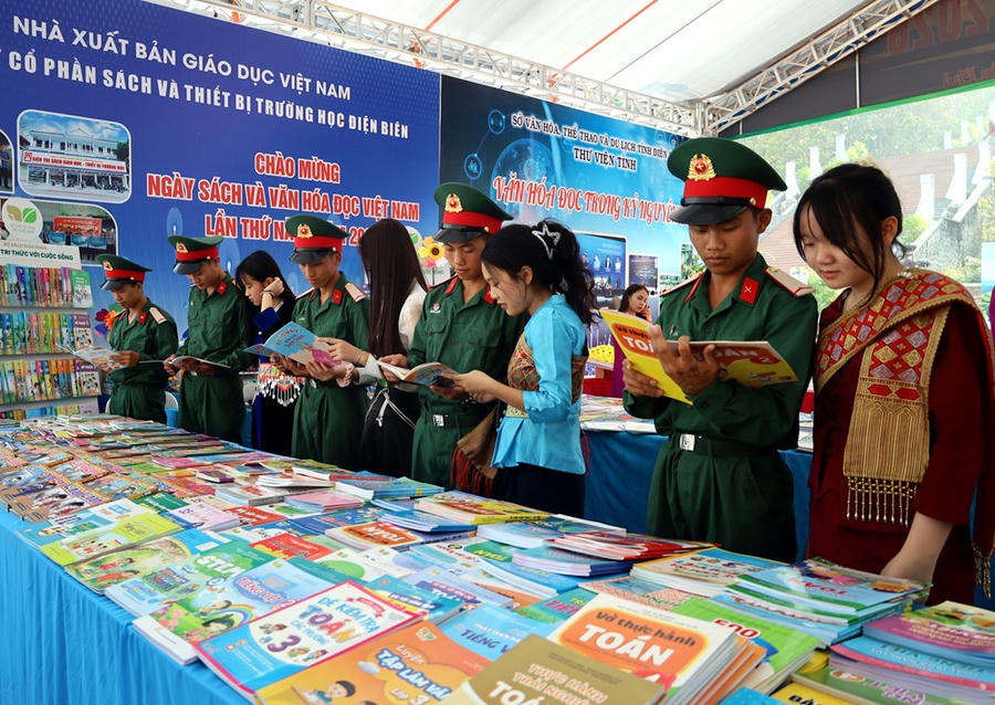 Lan tỏa văn hóa đọc góp phần xây dựng xã hội học tập tại Điện Biên - ảnh 4