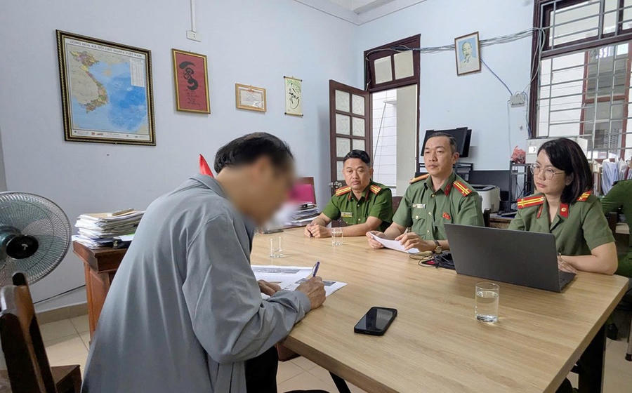 Phạt 7,5 triệu đồng vì đăng ảnh AI sai sự thật về cổng chào Tết