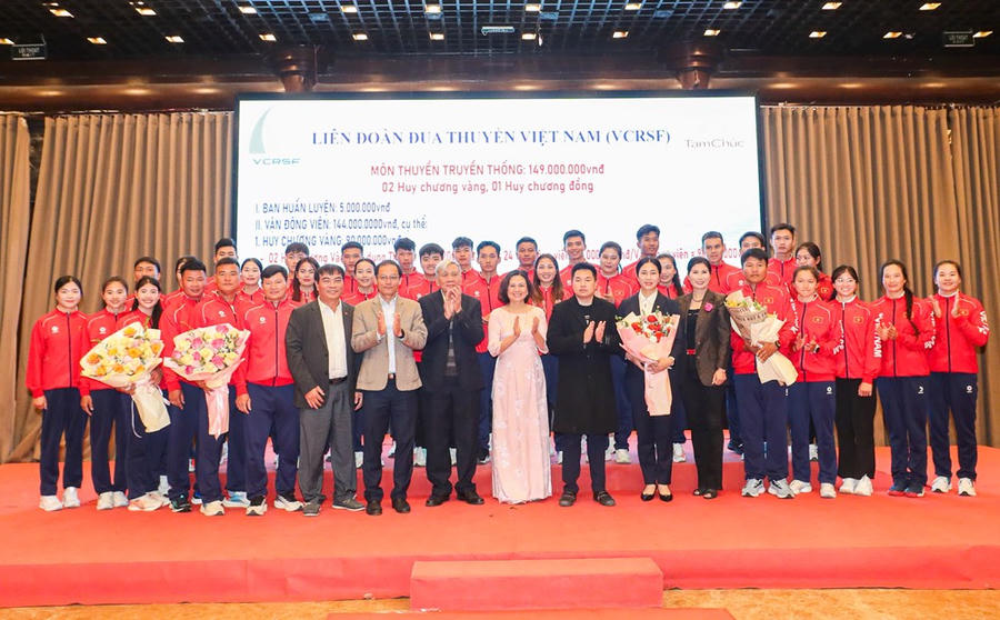 Trao thưởng 312 triệu đồng tôn vinh những tấm huy chương xuất sắc của Đua thuyền Việt Nam