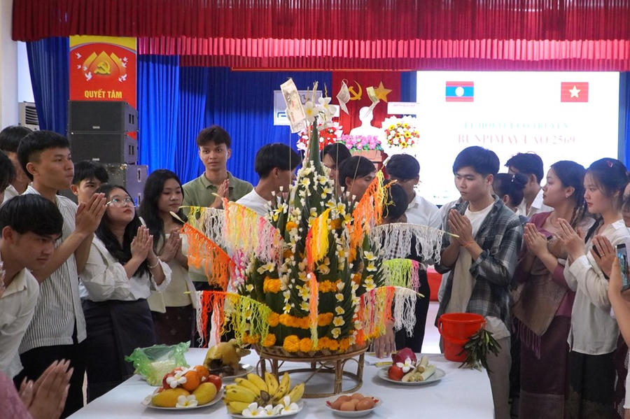 Ấm áp Lễ hội Bunpimay của sinh viên Lào tại Quảng Ngãi - ảnh 1