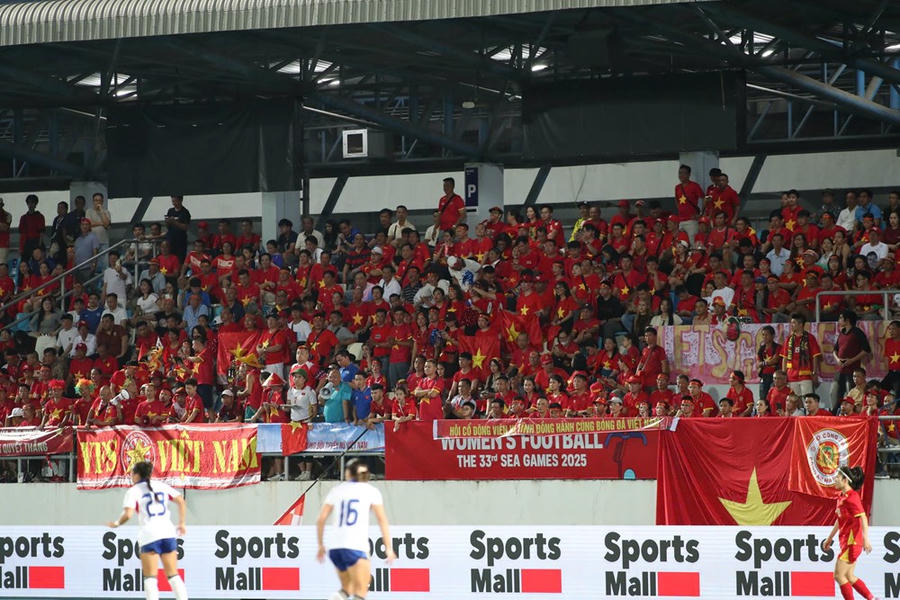 Các cổ động viên Việt Nam góp phần vào bầu không khí đoàn kết, hữu nghị của SEA Games 33