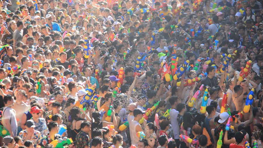 Songkran thu hút du khách đến từ khắp nơi trên thế giới. Ảnh: ST