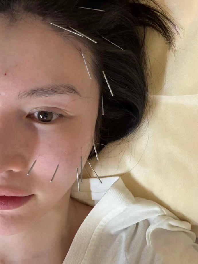 Siêu mẫu U40 công khai quá trình “độ nhan sắc” sau khi sinh con, 1 bài đăng mà lên ngay xu hướng