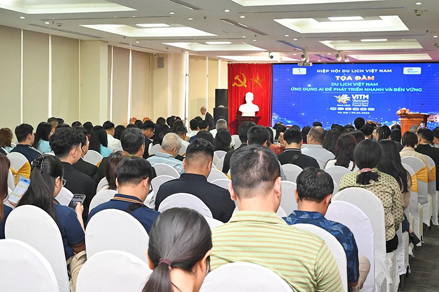Chuyên gia và doanh nghiệp bàn giải pháp AI cho du lịch Việt Nam. Ảnh: TITC