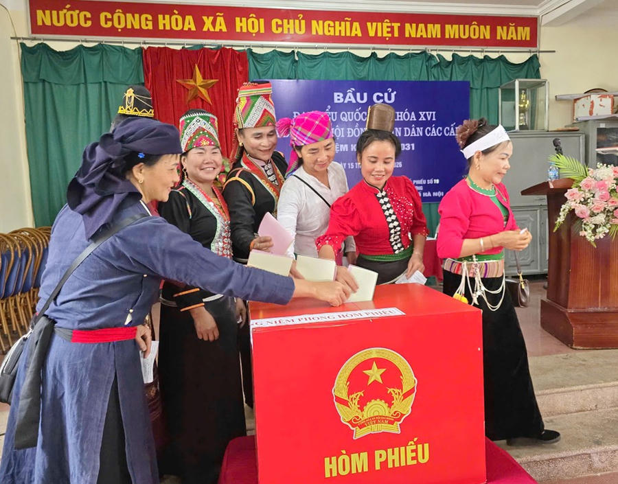 Đồng bào các dân tộc tại “Ngôi nhà chung” hồ hởi đi bầu cử