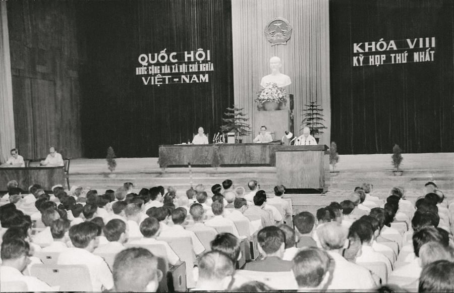 Quốc hội khóa VIII thông qua Hiến pháp 1992