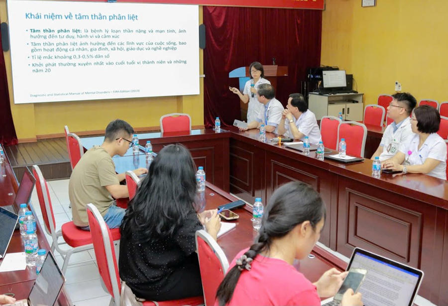 Ths.BSNT Nguyễn Thị Hoa, Phó Trưởng phòng Tâm lý lâm sàng cho biết, ảo thanh là triệu chứng điển hình của tâm thần phân liệt