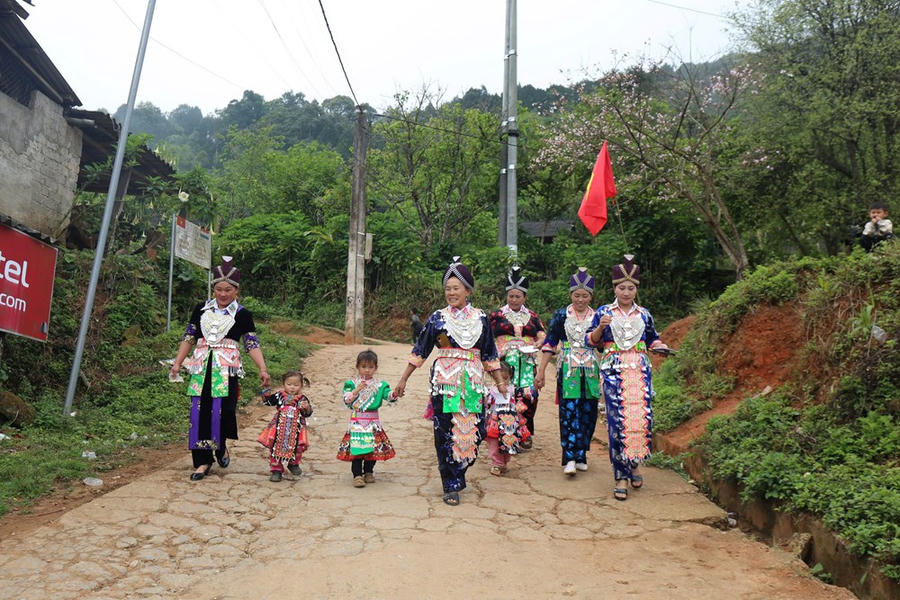 Ấn tượng trang phục truyền thống trong Ngày hội non sông ở miền tây xứ Nghệ