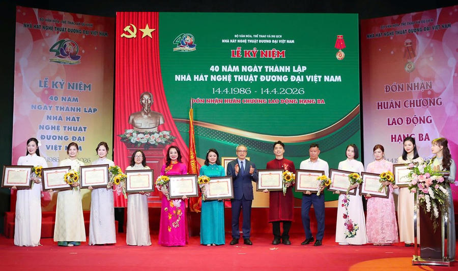 Sáng tạo dựa trên bản sắc, phát triển công nghiệp văn hóa - ảnh 9