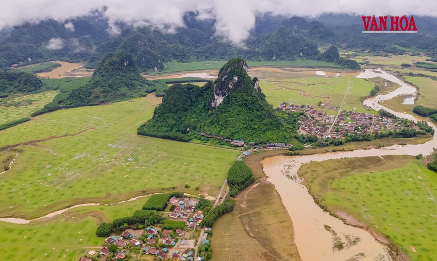 Làng du lịch Tân Hoá