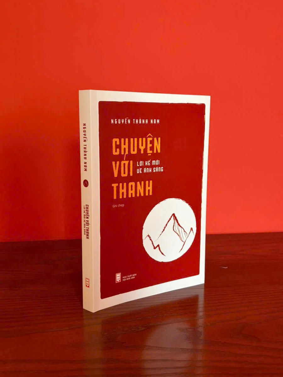 Bìa cuốn sách "Chuyện với Thanh"