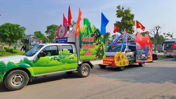 Lễ xuất quân tuyên truyền kỷ niệm 65 năm Ngày mở đường Hồ Chí Minh - Ngày truyền thống Bộ đội Trường Sơn - ảnh 7