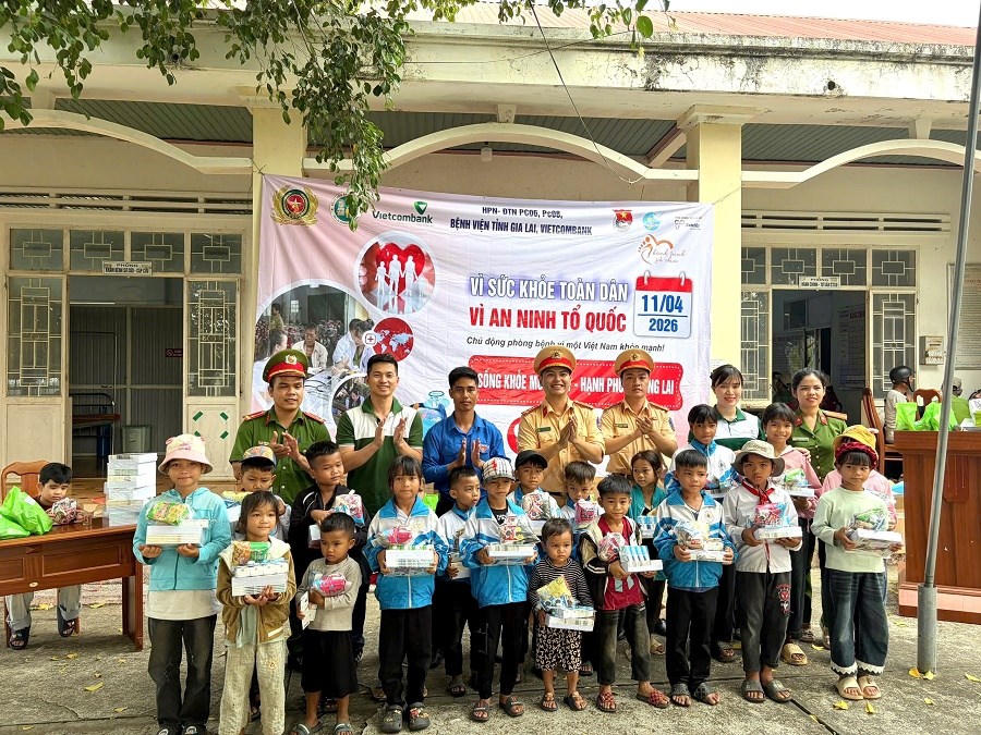 Những nghĩa cử nhân văn được lan tỏa từ chương trình đã thể hiện rõ tinh thần trách nhiệm, sự tận tâm vì nhân dân phục vụ của các lực lượng tham gia, đồng thời góp phần tạo nền tảng vững chắc cho sự phát triển bền vững của địa phương trong thời gian tới