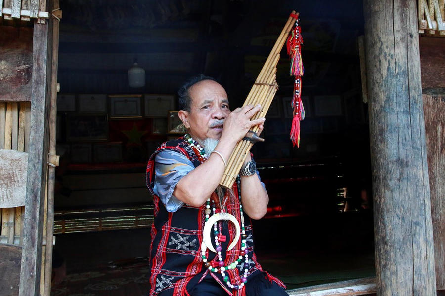 “Kho tri thức sống” của buôn làng Cơ Tu