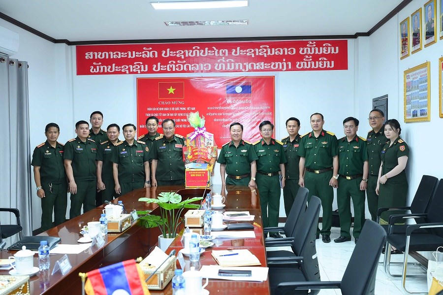 Đoàn công tác đến thăm, chúc Tết Ban chỉ đạo xây dựng cơ sở chính trị phát triển toàn diện, Bộ Quốc phòng Lào