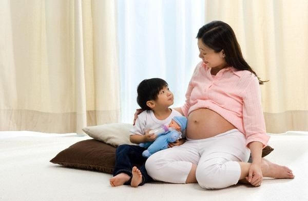 Tin vui cho hàng triệu gia đình từ 1.7: Phụ nữ sinh con thứ 2 được nghỉ 7 tháng, chồng nghỉ 10 ngày