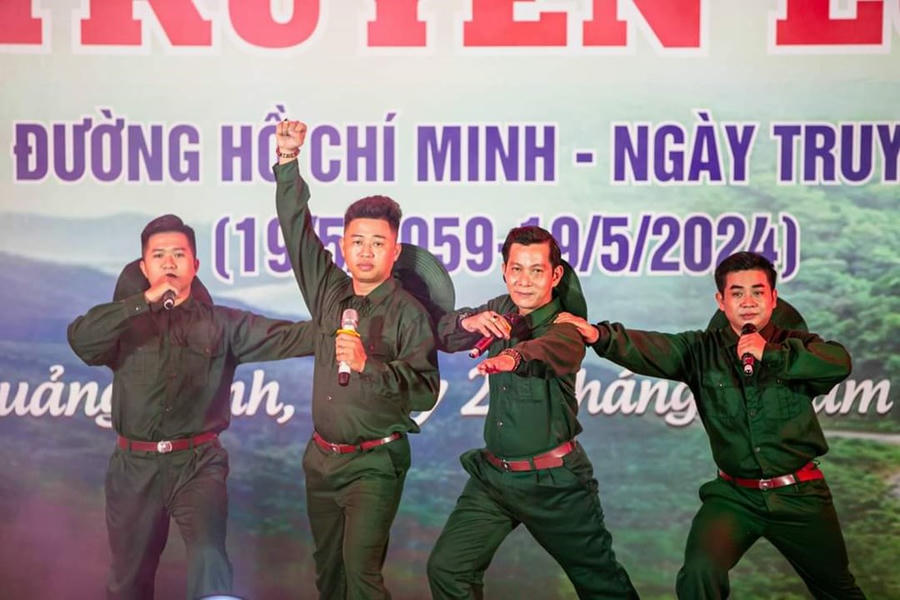 Lưu diễn tuyên truyền lưu động kỷ niệm 65 năm Ngày mở đường Hồ Chí Minh