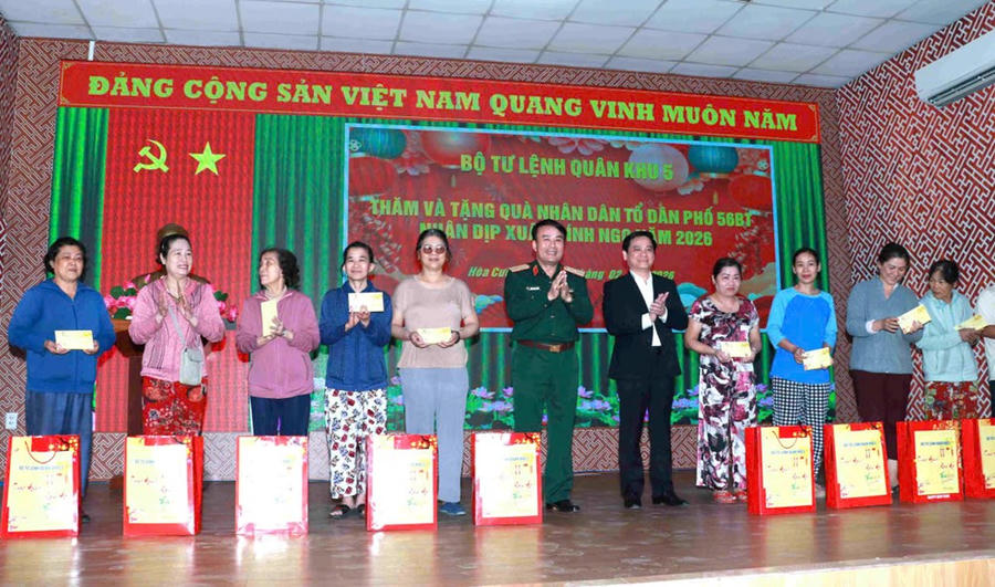 Đi về phía nhân dân - ấm áp nghĩa tình quân dân giữa lòng Đà Nẵng